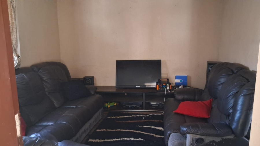 5 Bedroom Property for Sale in Mabopane Unit A North West